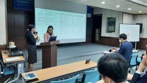 The participants from Vietnam made a presentation on their action plan for sustainable mobility.